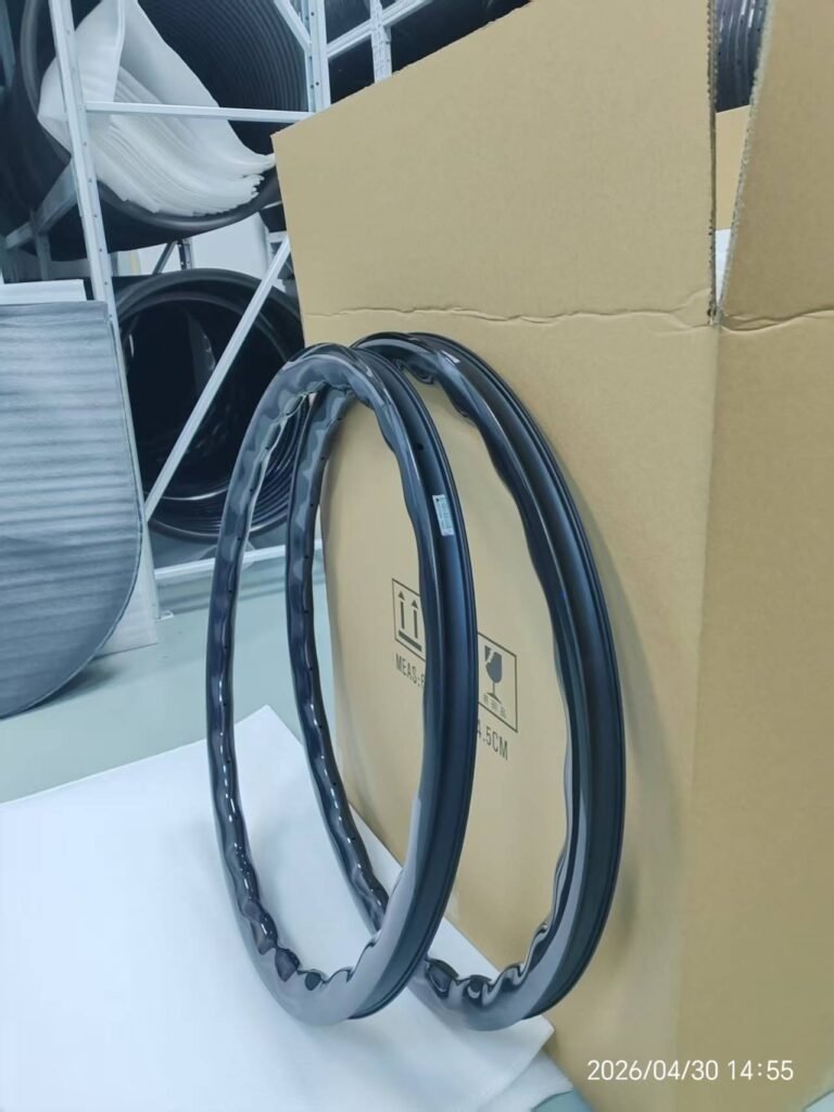 Gloss carbon bicycle rims